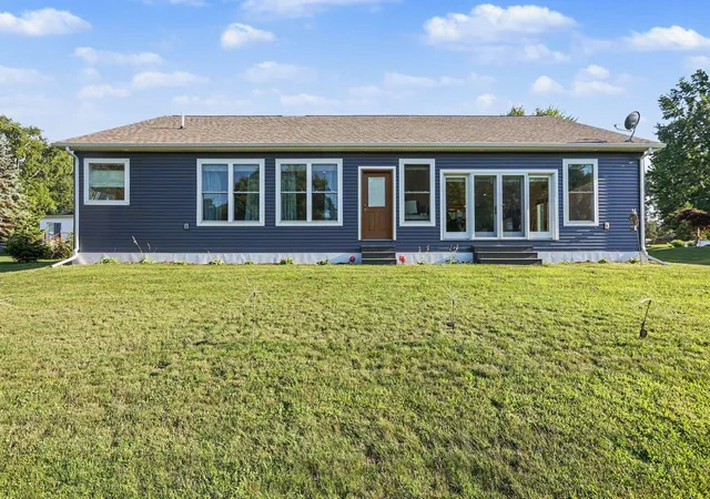 5th image of 3365 Old Kawkawlin Rd, Bay City, MI 48706 | MLS# 5050215352