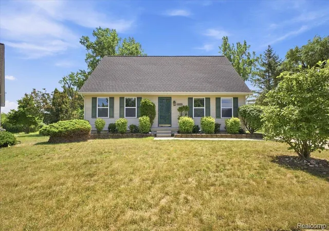 1st image of 879 Barren Oaks Dr, Pontiac, MI 48341 | MLS# 20261055474