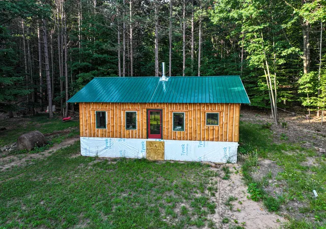 3rd image of 15940 Northwood Hwy, Arcadia, MI 49613 | MLS# 67026036923