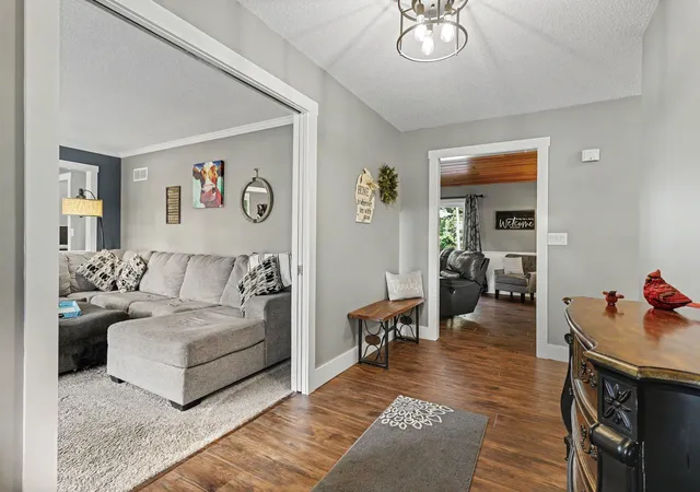 Photo 4 of Single family home for sale at 1555 Cardinal Dr, Saint Joseph, MI 49085 | MLS# 69026036924 | Listing updated on 2026-08-22