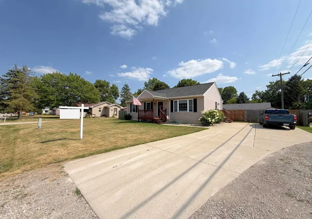 3rd image of 5032 Murphy Rd, Flint, MI 48506 | MLS# 5050215357