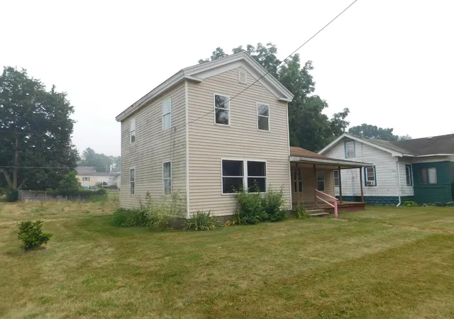 Photo 2 of Single family home for sale at 700 8th Street, Three Rivers, MI 49093 | MLS# 64026036930 | Listing updated on 2026-07-29