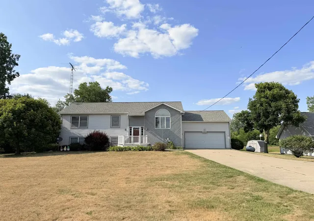 1st image of 9094 Hill Rd, Swartz Creek, MI 48473 | MLS# 5050215358