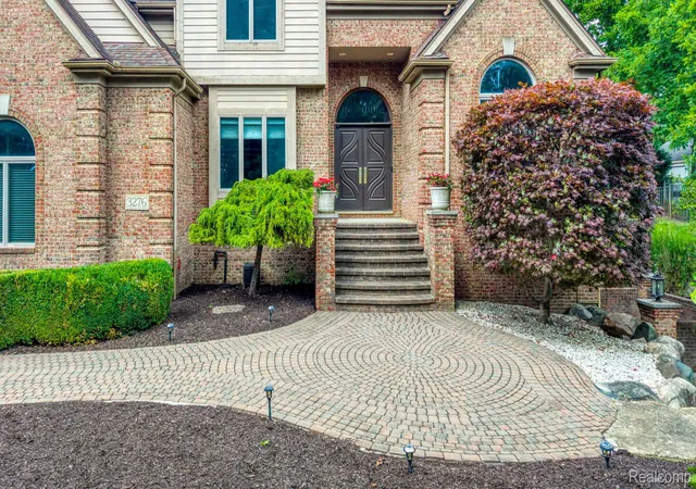 Photo 2 of Single family home for sale at 3276 Kern Rd, Lake Orion, MI 48360 | MLS# 20261055498 | Listing updated on 2026-08-24