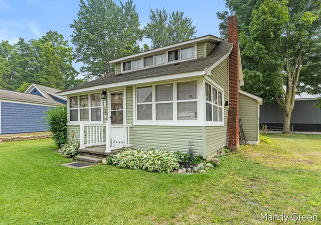 2nd image of 2004 Mildred St, Crystal, MI 48818 | MLS# 65026036943