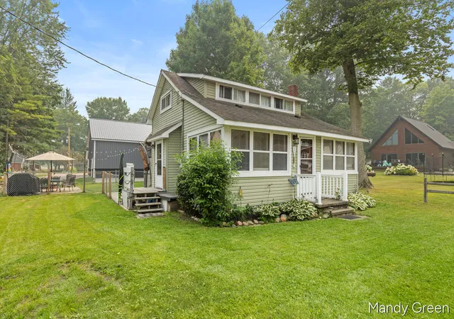 4th image of 2004 Mildred St, Crystal, MI 48818 | MLS# 65026036943