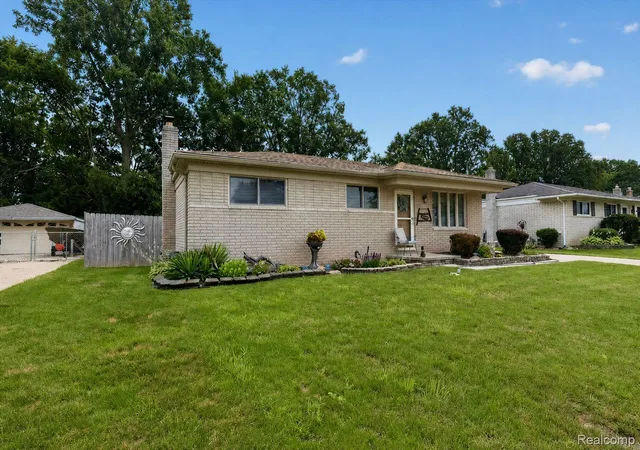 Photo 1 of Sale Pending at 27241 Evelyn Ave, Brownstown Twp, MI 48183 | MLS# 20261055501 | Listing updated on 2026-09-17