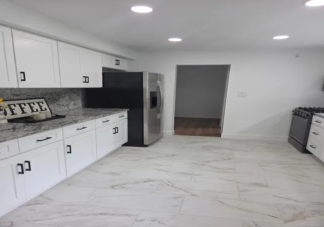 4th image of 26786 Barrington St, Madison Heights, MI 48071 | MLS# 58050215364