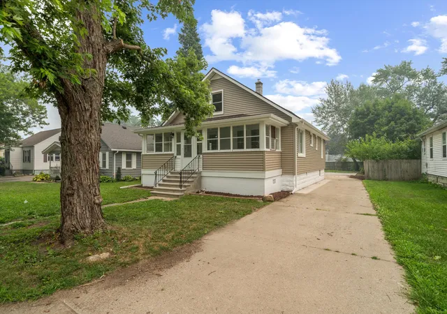 1st image of 761 Westwood Dr, Monroe, MI 48161 | MLS# 81026036960