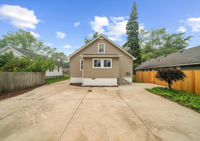 39th image of 761 Westwood Dr, Monroe, MI 48161 | MLS# 81026036960