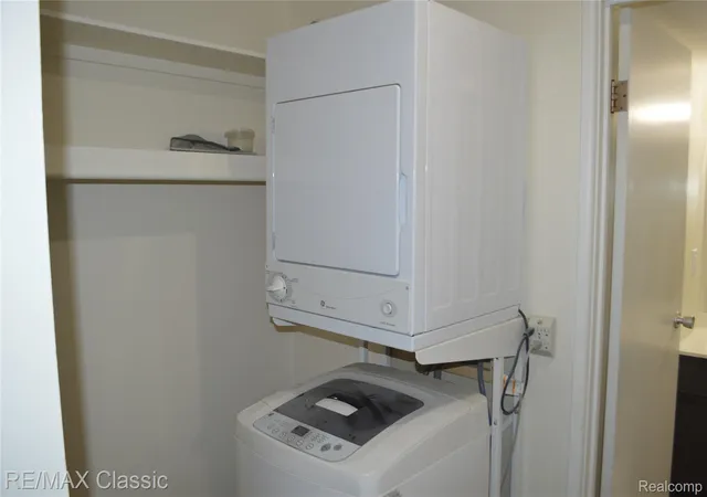 Listing Photo 5 - Condo for sale in building located at 2142 Pauline Blvd, Ann Arbor, MI 48103