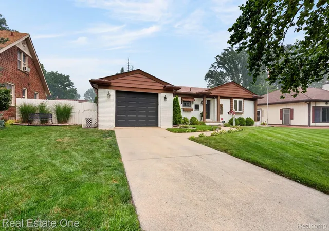 2nd image of 13704 Argyle St, Southgate, MI 48195 | MLS# 20261055516
