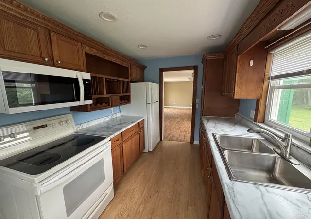 3rd image of 2647 S Us 23, Tawas City, MI 48763 | MLS# 61050215368