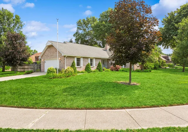 Photo 2 of Single family home for sale at 1461 Silverbrook Ln, Saint Joseph, MI 49085 | MLS# 69026036965 | Listing updated on 2026-09-15