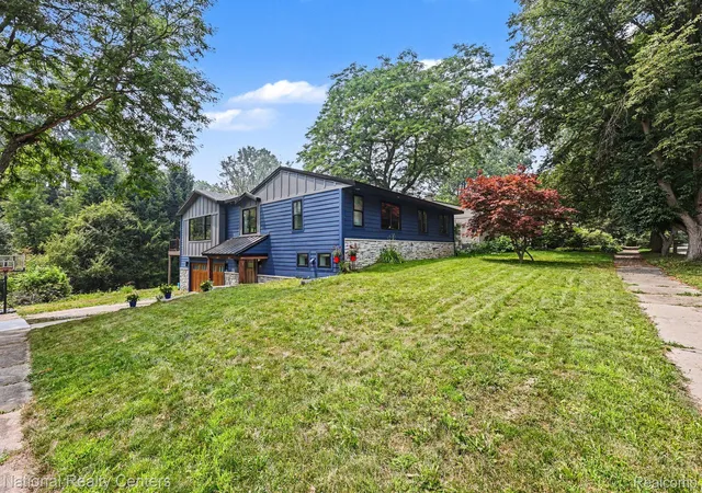 Photo 3 of Single family home for sale at 290 Larkspur St, Ann Arbor, MI 48105 | MLS# 20261055522 | Listing updated on 2026-08-11