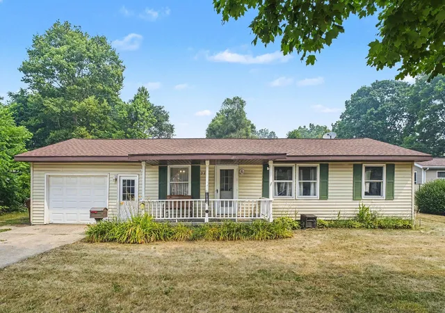 1st image of 326 E Adams St, Ionia, MI 48846 | MLS# 65026036977