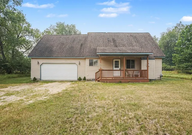 image of 8885 Edgewater Dr, Stanwood, MI 49346 | MLS# 72026036978
