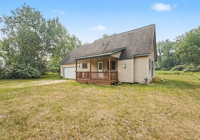 image of 8885 Edgewater Dr, Stanwood, MI 49346 | MLS# 72026036978