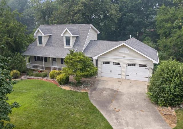 44th image of 29184 Water St, Dowagiac, MI 49047 | MLS# 69026037005