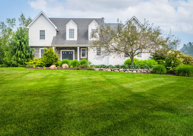 Photo 2 of Single family home for sale at 103 Bridle Path Ln, Niles, MI 49120 | MLS# 69026037008 | Listing updated on 2026-08-29
