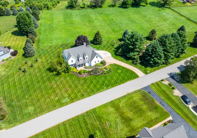 Photo 3 of Single family home for sale at 103 Bridle Path Ln, Niles, MI 49120 | MLS# 69026037008 | Listing updated on 2026-08-29