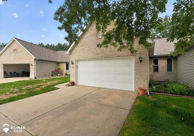 Listing Photo 3 - Condo for sale in building located at 9147 Emily Dr, Davison, MI 48423