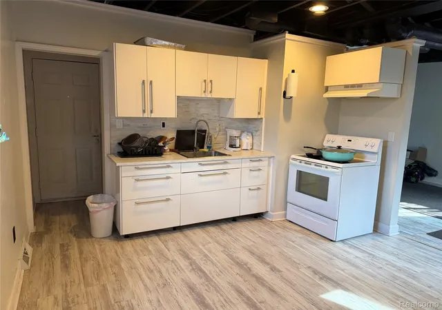 Photo 2 of Single family home for sale at 2620 Zinow St, Hamtramck, MI 48212 | MLS# 20261055565 | Listing updated on 2026-07-27