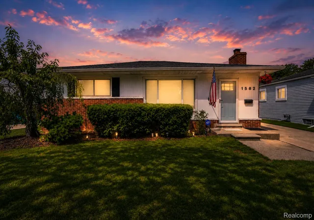 Photo 1 of Sale Pending at 1582 Berkshire St, Westland, MI 48186 | MLS# 20261055589 | Listing updated on 2026-08-04