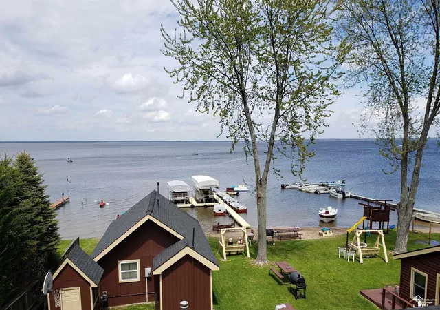 2nd image of 5380 W Houghton Lake Dr, Roscommon Township Roscommon, MI 48629 | MLS# 57050215401