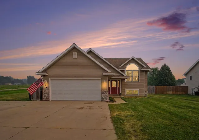 1st image of 623 W 44th St, Fremont, MI 49412 | MLS# 65026037033