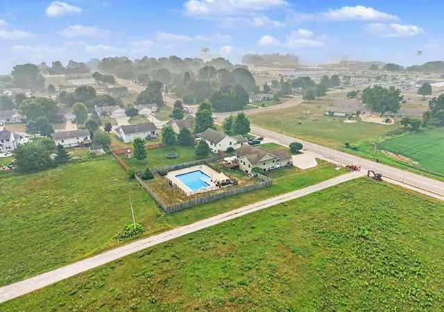 41st image of 623 W 44th St, Fremont, MI 49412 | MLS# 65026037033
