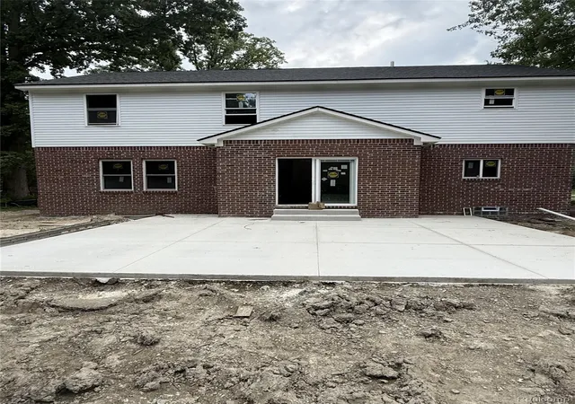 2nd image of 21507 Randall St, Farmington Hills, MI 48336 | MLS# 20261055610