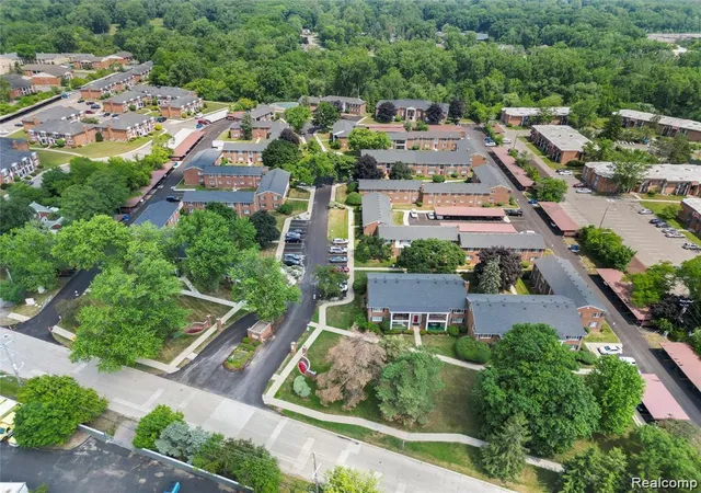 Photo 1 of Condo for sale at 25307 Shiawassee Cir #202, Southfield, MI 48033 | MLS# 20261055612 | Listing updated on 2026-07-24