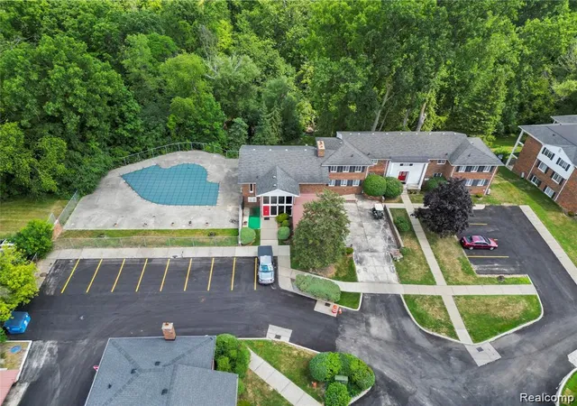 Photo 2 of Condo for sale at 25307 Shiawassee Cir #202, Southfield, MI 48033 | MLS# 20261055612 | Listing updated on 2026-07-24