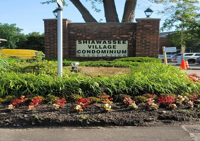 Photo 3 of Condo for sale at 25307 Shiawassee Cir #202, Southfield, MI 48033 | MLS# 20261055612 | Listing updated on 2026-07-24