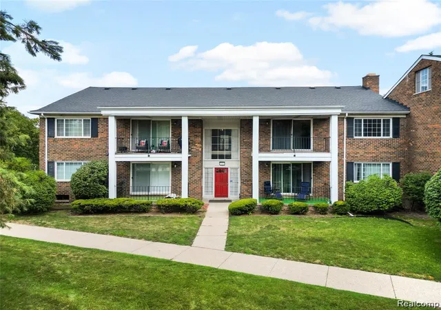 Photo 3 of Condo for sale at 25307 Shiawassee Cir #202, Southfield, MI 48033 | MLS# 20261055612 | Listing updated on 2026-07-24