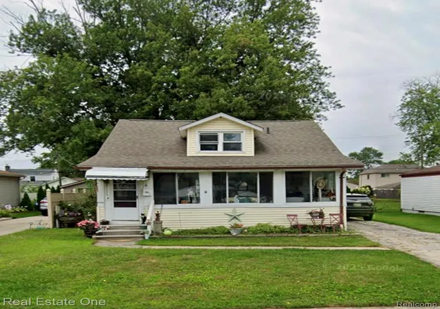 Photo 1 of Sale Pending at 28113 Florence St, Saint Clair Shores, MI 48081 | MLS# 20261055617 | Listing updated on 2026-07-20