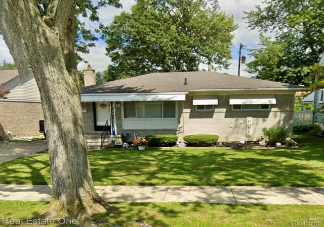 Photo 1 of Sale Pending at 22825 Garfield St, Saint Clair Shores, MI 48082 | MLS# 20261055618 | Listing updated on 2026-07-20