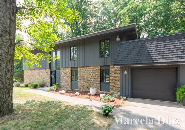 Photo 1 of Single family home for sale at 3431 Tricklewood Dr Se, Grand Rapids, MI 49546 | MLS# 65026037048 | Listing updated on 2026-09-11