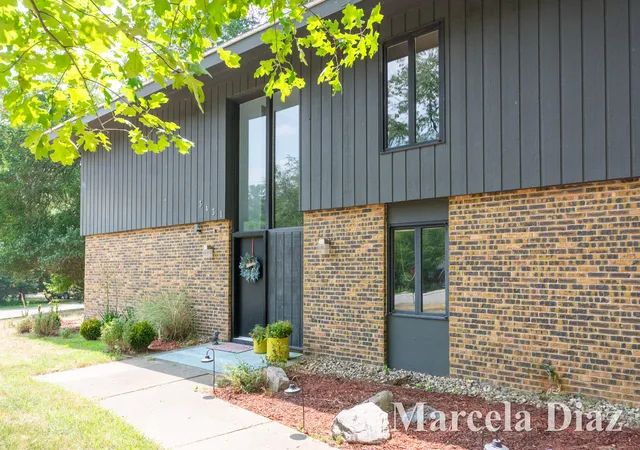 Photo 3 of Single family home for sale at 3431 Tricklewood Dr Se, Grand Rapids, MI 49546 | MLS# 65026037048 | Listing updated on 2026-09-11