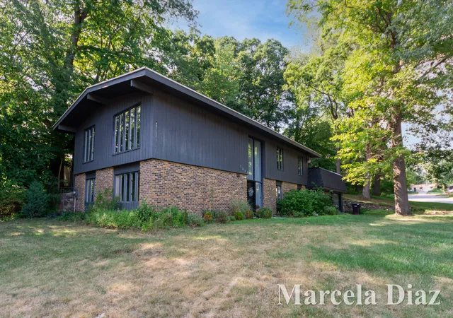 Photo 4 of Single family home for sale at 3431 Tricklewood Dr SE, Grand Rapids, MI 49546 | MLS# 65026037048 | Listing updated on 2026-09-11
