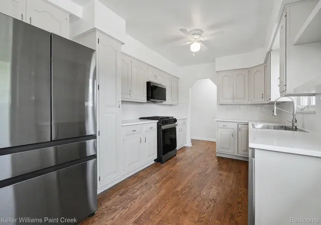 Photo 3 of Single family home for sale at 2500 E Hudson Ave, Royal Oak, MI 48067 | MLS# 20261055625 | Listing updated on 2026-09-16