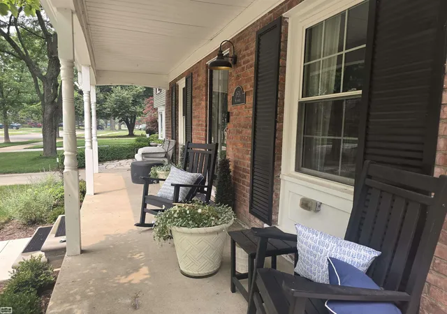 4th image of 1830 Kenmore Dr, Grosse Pointe Woods, MI 48236 | MLS# 58050215415