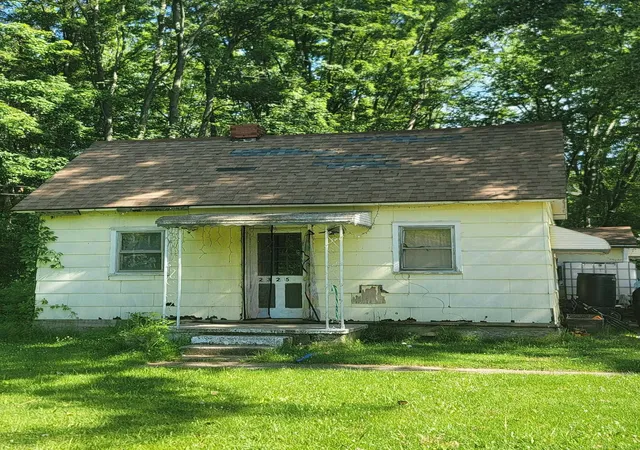 Photo 1 of Sale Pending at 2325 E Sanilac Rd, Caro, MI 48723 | MLS# 58050215417 | Listing updated on 2026-08-22