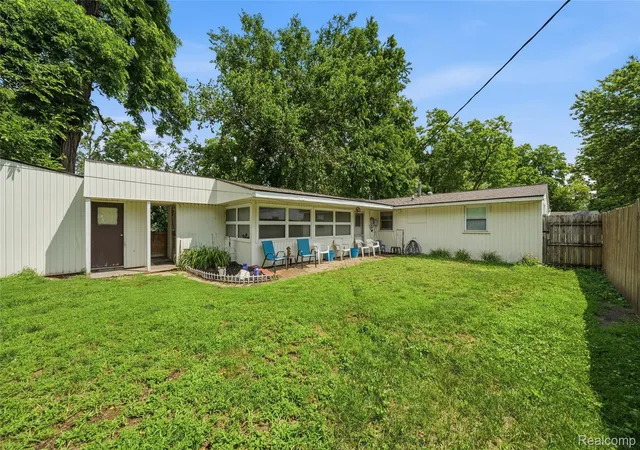 2nd image of 918 Pine Tree Rd, Lake Orion, MI 48362 | MLS# 20261055642