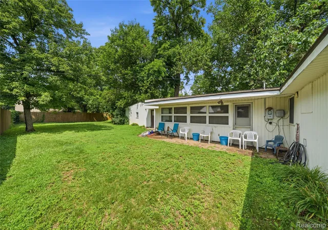 28th image of 918 Pine Tree Rd, Lake Orion, MI 48362 | MLS# 20261055642