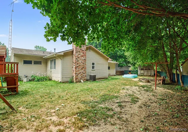 15th image of 4425 Crampton Cir, Flint, MI 48506 | MLS# 20261055643