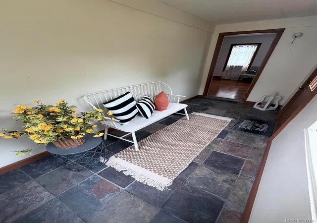 Photo 3 of Single family home for sale at 543 W Middle St, Chelsea, MI 48118 | MLS# 20261055646 | Listing updated on 2026-09-09