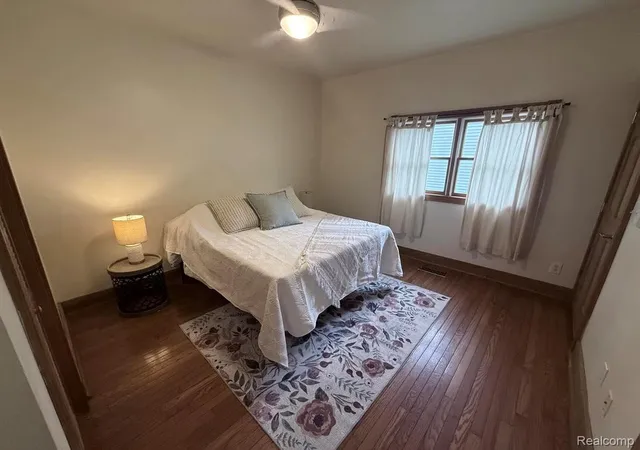Photo 4 of Single family home for sale at 543 W Middle St, Chelsea, MI 48118 | MLS# 20261055646 | Listing updated on 2026-10-09