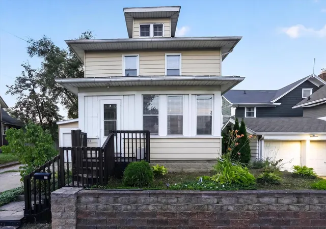 Photo 1 of Single family home for sale at 406 Garfield St, Jackson, MI 49203 | MLS# 81026037067 | Listing updated on 2026-09-13
